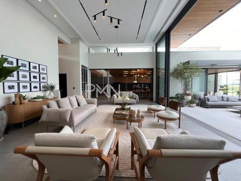 Sobrado à venda  Ville Sainte Helene, com 5 suítes, com 840 m², Ville Sainte Hélène