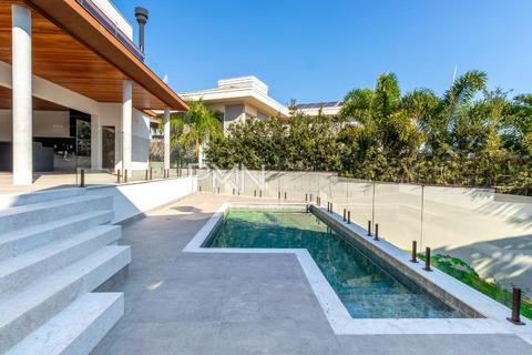 Sobrado à venda em Campinas, Residencial Jatibela, com 4 suítes, com 509.98 m², Residencial Jatibela