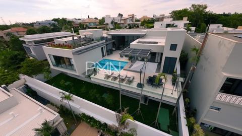 Sobrado à venda  Ville Sainte Helene, com 5 suítes, com 840 m², Ville Sainte Hélène